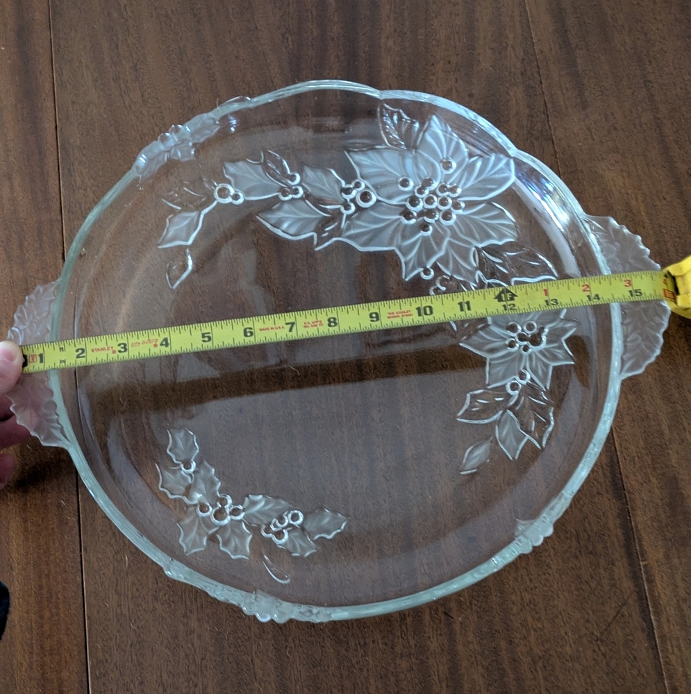 Mikasa Leaded Crystal Serving Platter.  Poinsetta Design.  Beautiful Condition.